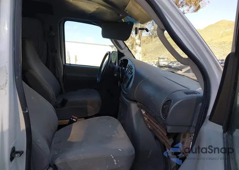 2006 Ford E-150 Commercial/Recreational z USA, uszkodzony, nr VIN 1FTRE14W96DA51320